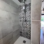 Belle Avec Piscine A *