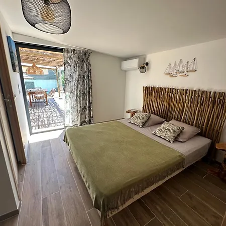 Villa Belle Avec Piscine A Bonifacio (Corsica)