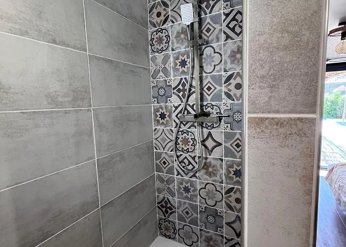 Belle Avec Piscine A *